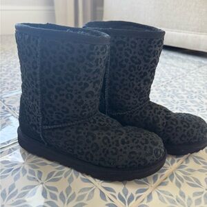 Ugg Kids Black Leopard Print Fur-Lined Boots